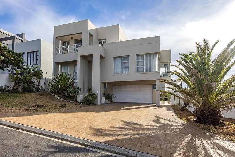 4 Bedroom House to rent in West Beach