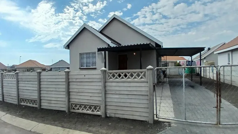 4 Bedroom House for sale in Freedom Park