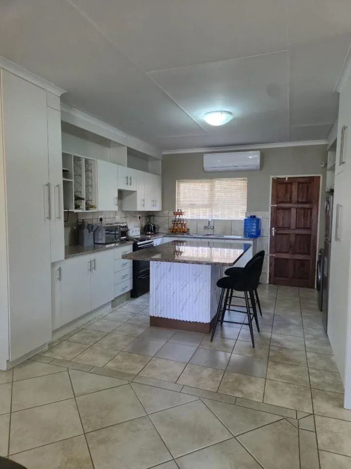 2 Bedroom Townhouse to rent in Egerton