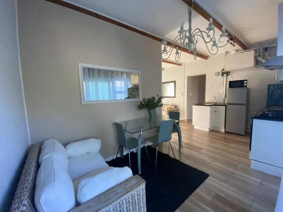 2 Bedroom Apartment / flat to rent in Waves Edge