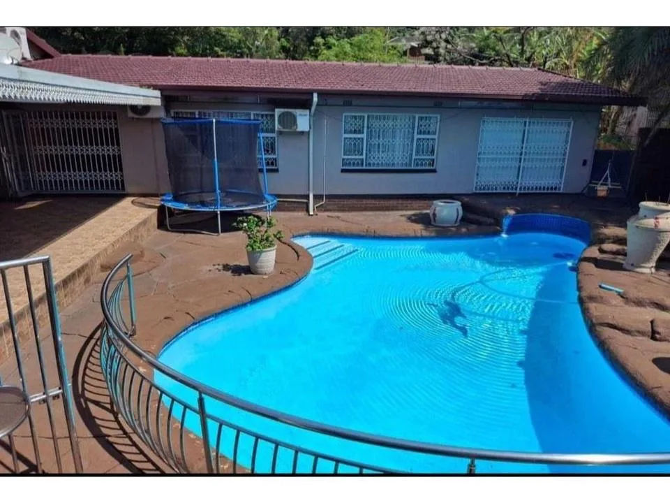 4 Bedroom House to rent in Amanzimtoti