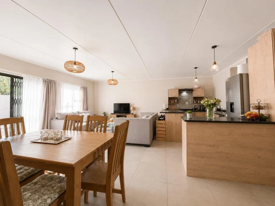 2 Bedroom Townhouse for sale in Potchefstroom Central