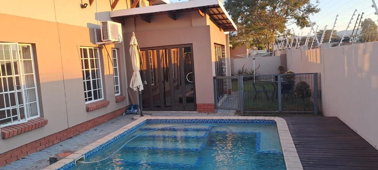 3 Bedroom House for sale in Waterval East
