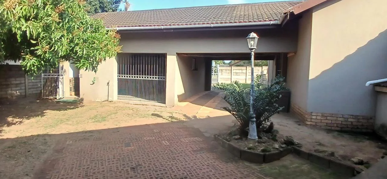 5 Bedroom House to rent in Veld En Vlei