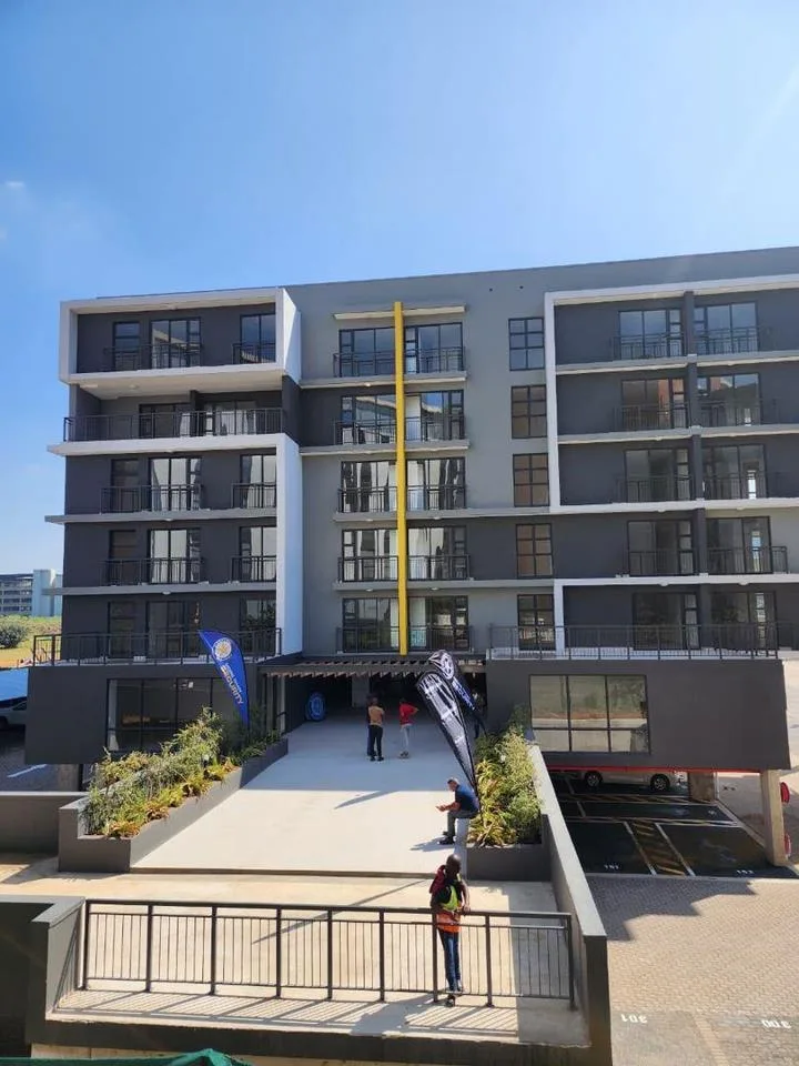 2 Bedroom Apartment / flat to rent in New Town Centre