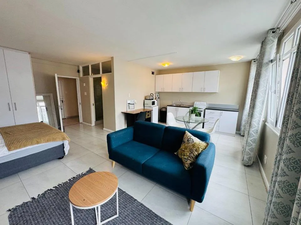 0.5 Bedroom Apartment / flat to rent in Cape Town City Centre
