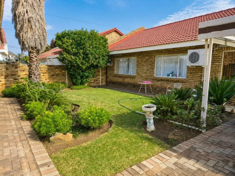 2 Bedroom Townhouse for sale in Flimieda