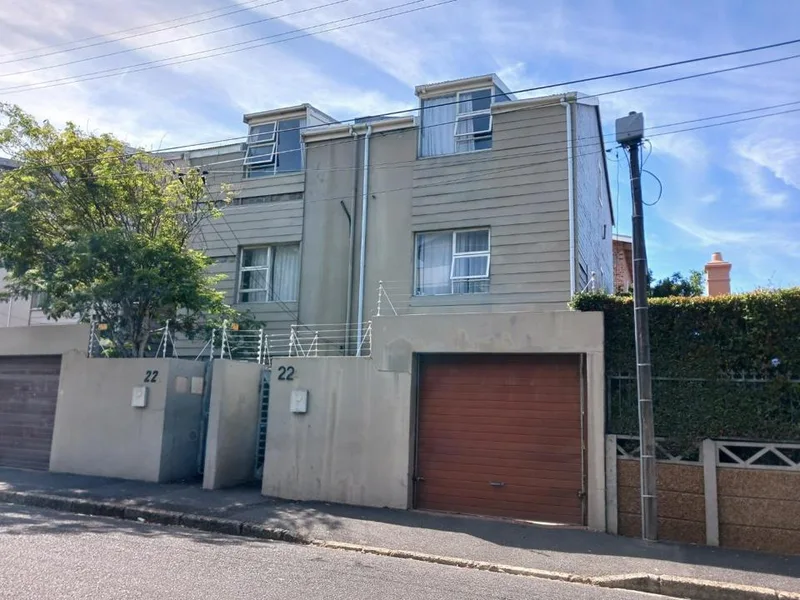 4 Bedroom Townhouse to rent in Mowbray