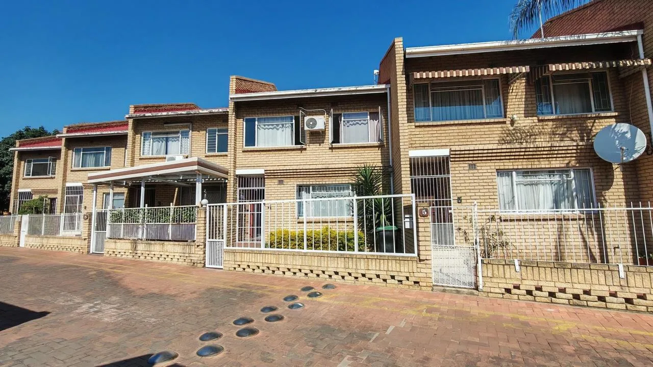 3 Bedroom Townhouse for sale in Rustenburg Central