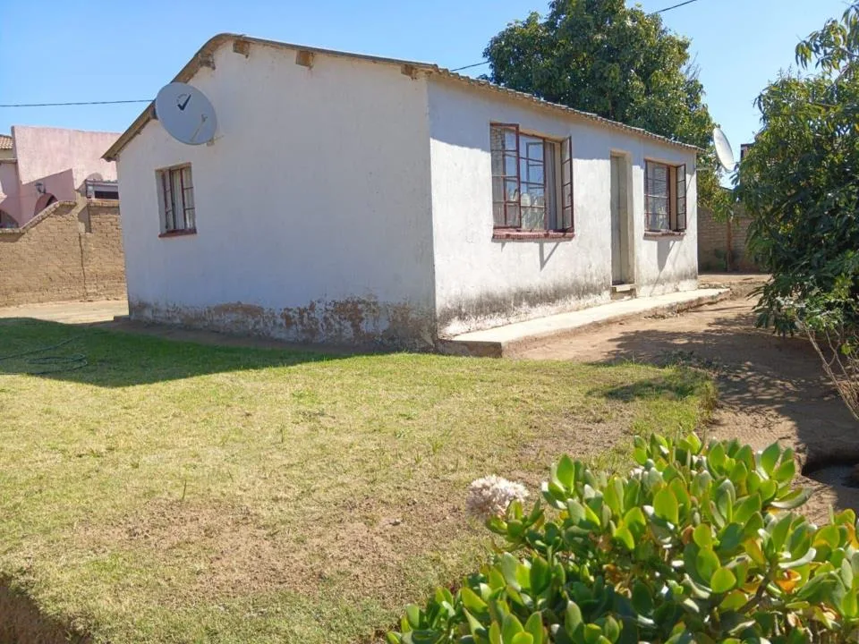 2 Bedroom House for sale in Lethlabile
