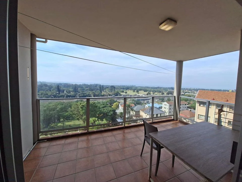 3 Bedroom Apartment / flat to rent in Morningside