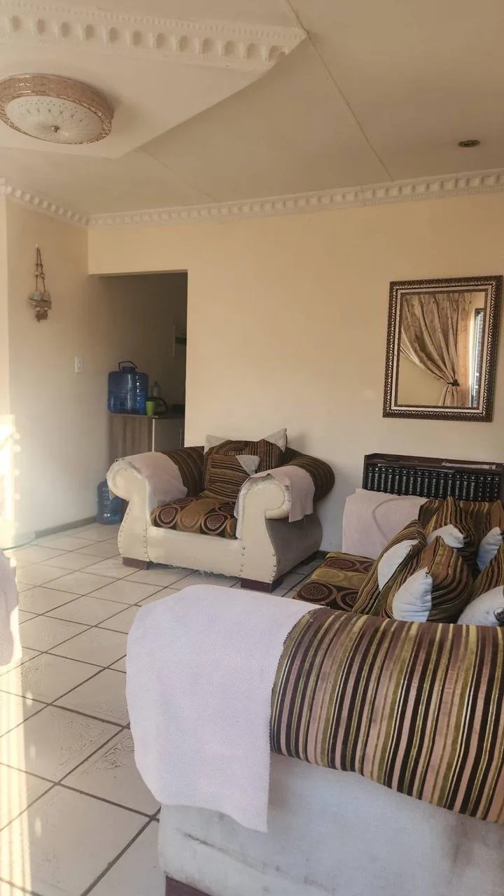 2 Bedroom House for sale in Mmabatho Unit 12