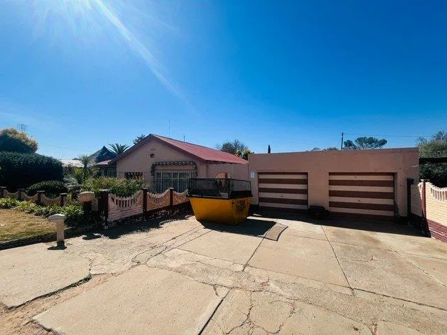 3 Bedroom House for sale in Elandsheuwel