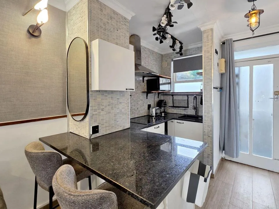 1 Bedroom Apartment / flat to rent in Green Point