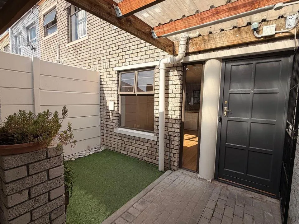 2 Bedroom House to rent in Oakglen