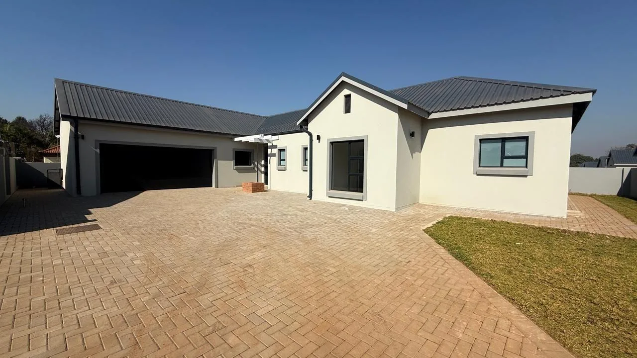 4 Bedroom House for sale in Melodie