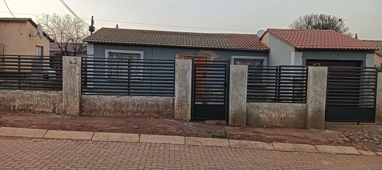 2 Bedroom House for sale in Ikageng