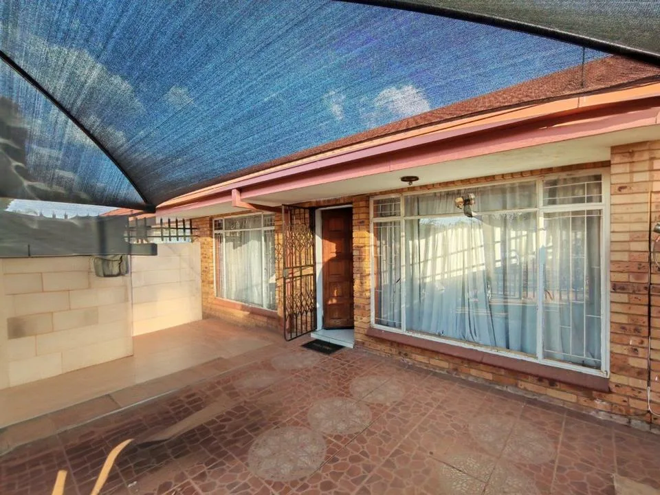 2 Bedroom Apartment / flat for sale in La Hoff