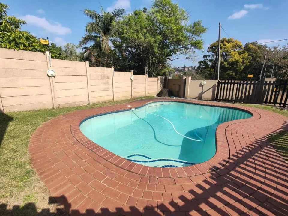 4 Bedroom Townhouse to rent in Amanzimtoti