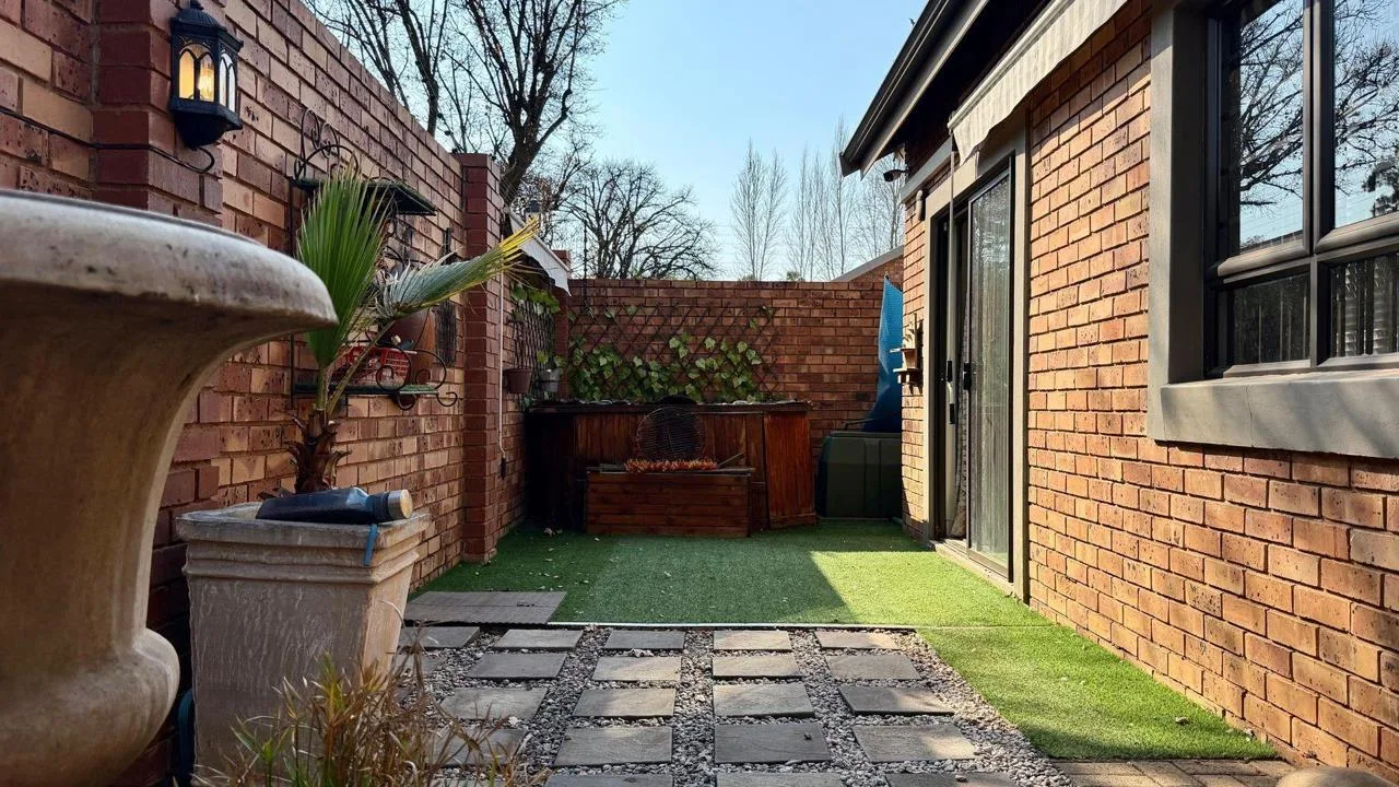 2 Bedroom Townhouse for sale in Potchefstroom Central