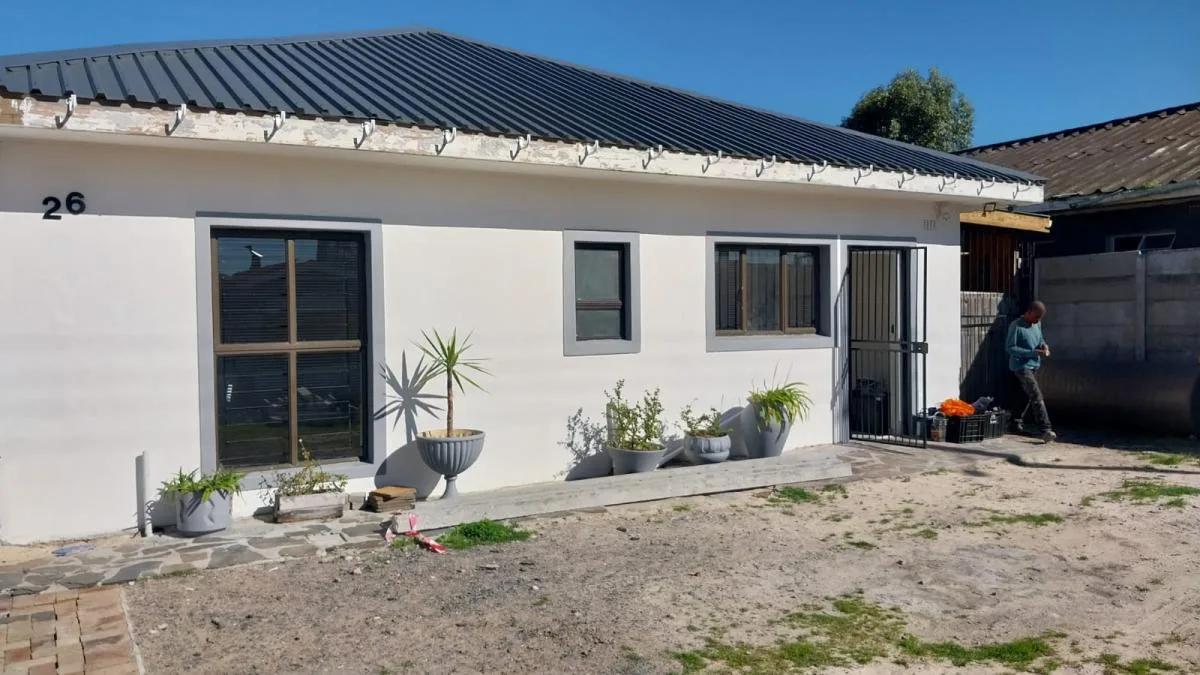 House to rent in Firgrove Industrial Estate