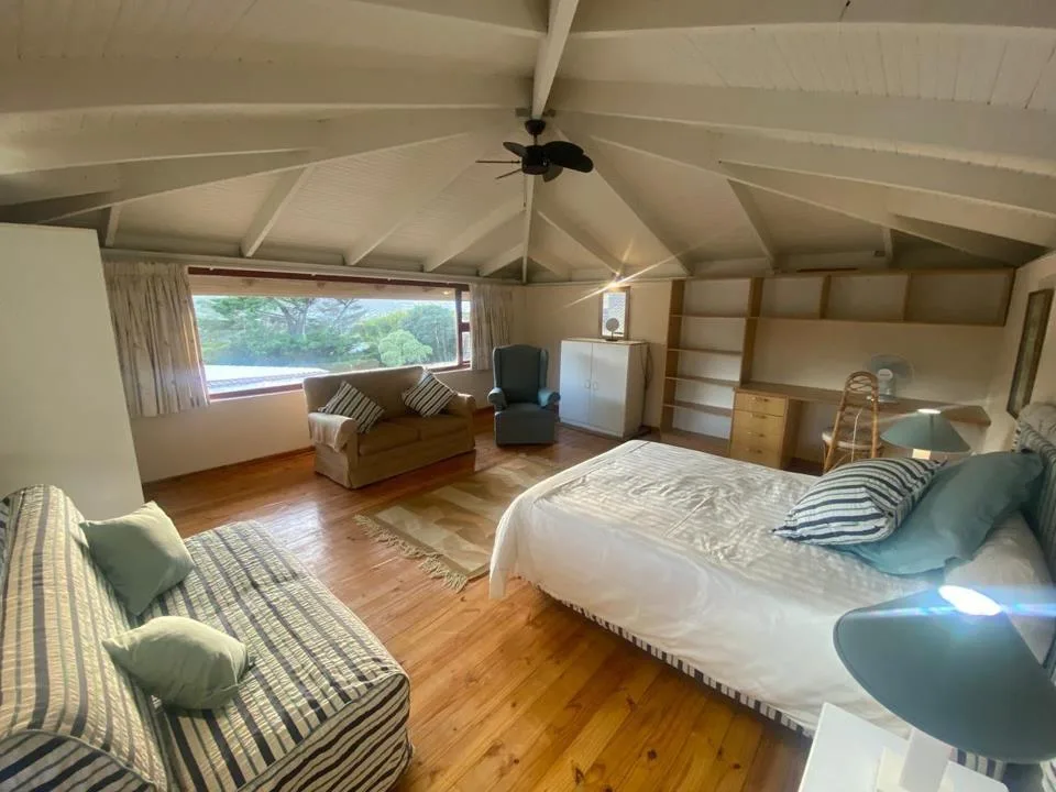0.5 Bedroom Apartment / flat to rent in Fish Hoek