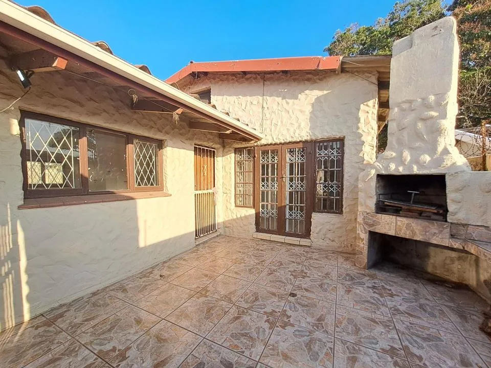 2 Bedroom House to rent in Uvongo
