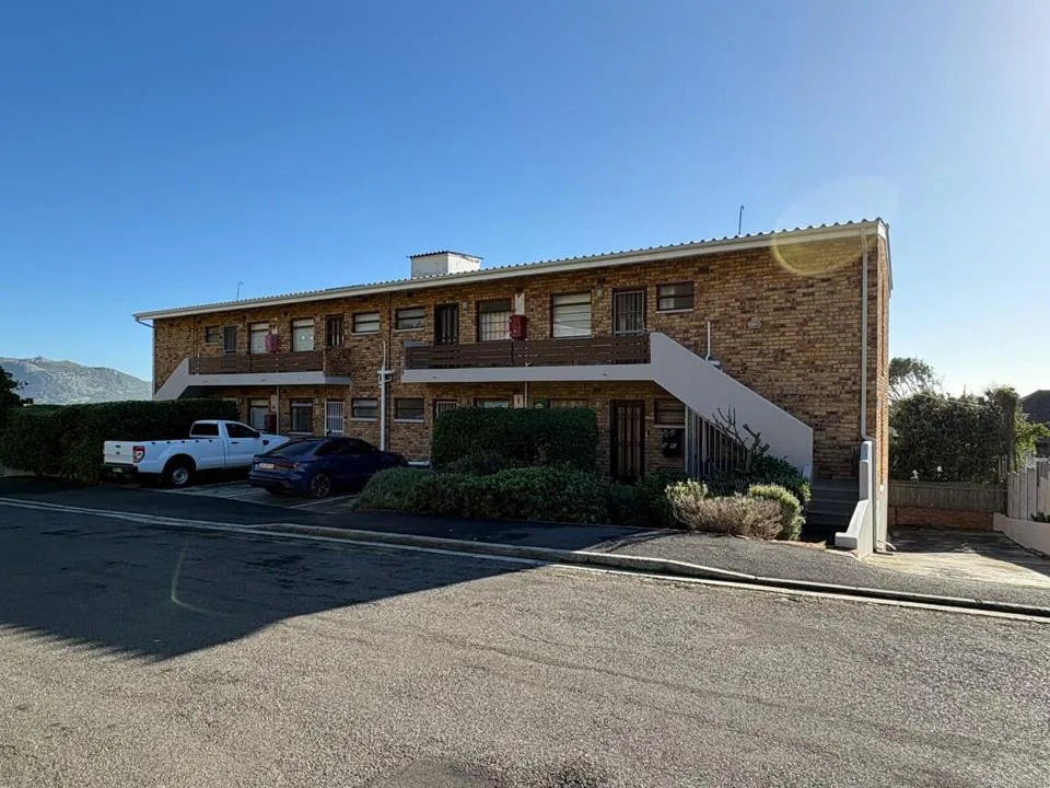 2 Bedroom Apartment / flat to rent in Simons Town Central