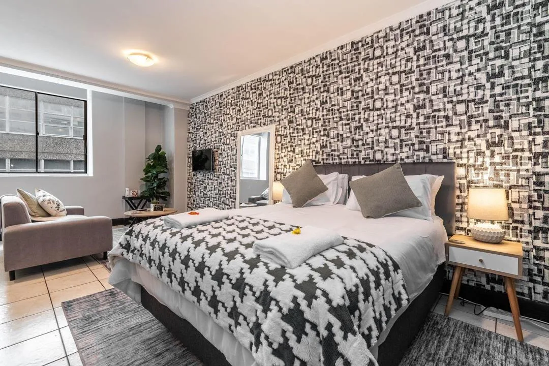 0.5 Bedroom Apartment / flat to rent in Cape Town City Centre