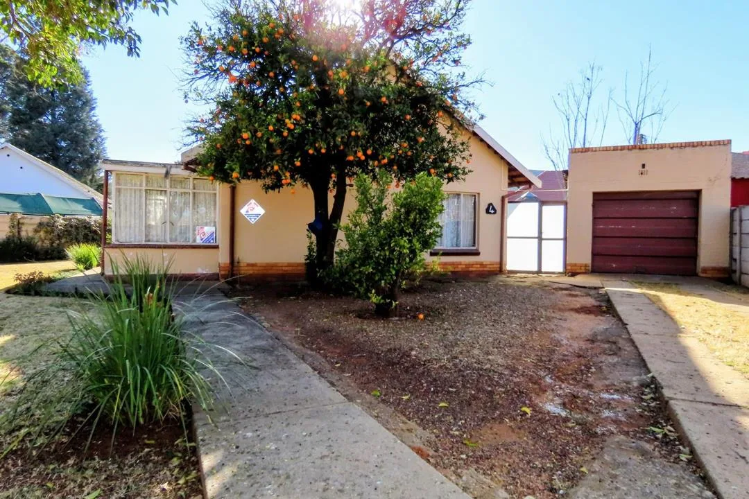3 Bedroom House for sale in Stilfontein Ext 3