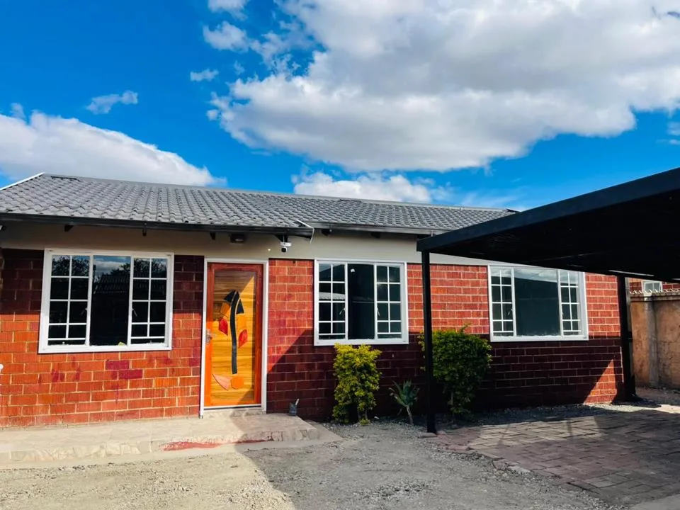 3 Bedroom Apartment / flat to rent in Limit Hill