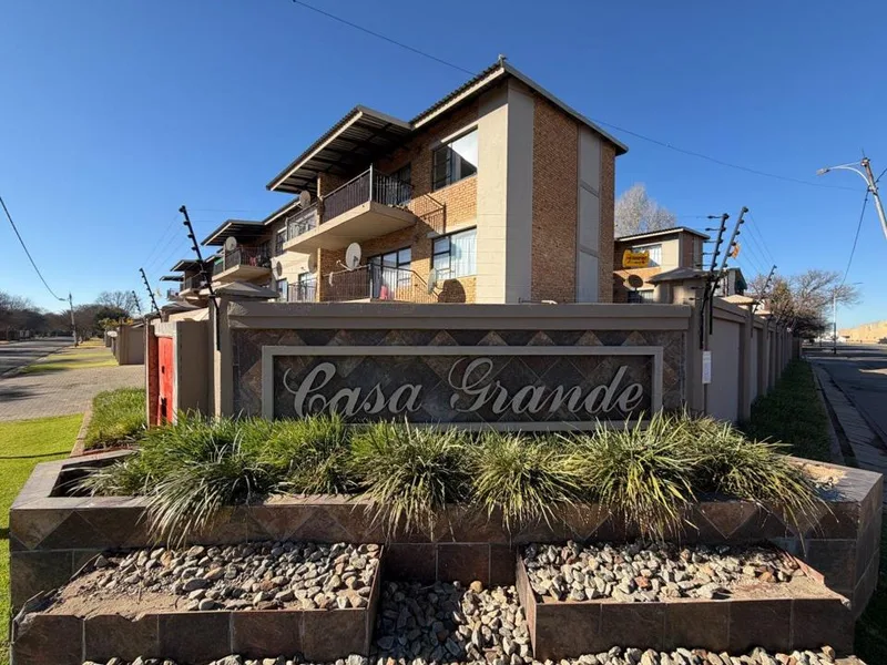 2 Bedroom Apartment / flat for sale in Potchefstroom Central