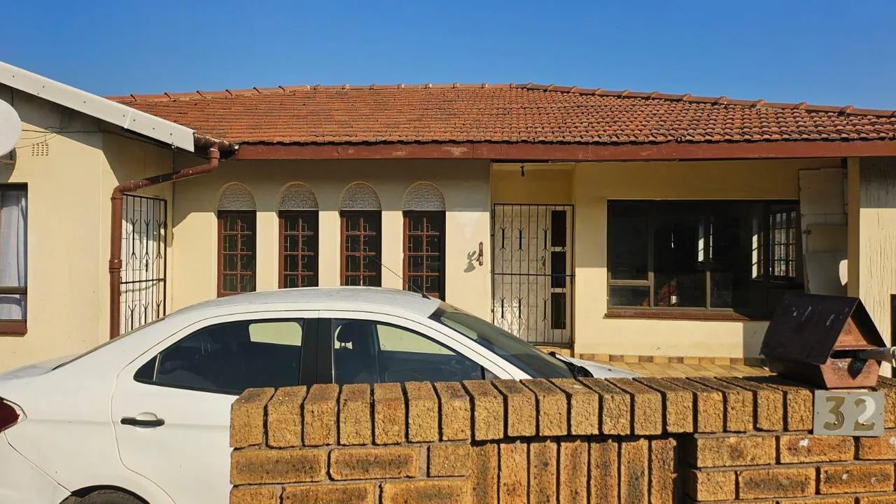 2 Bedroom House to rent in Kenville