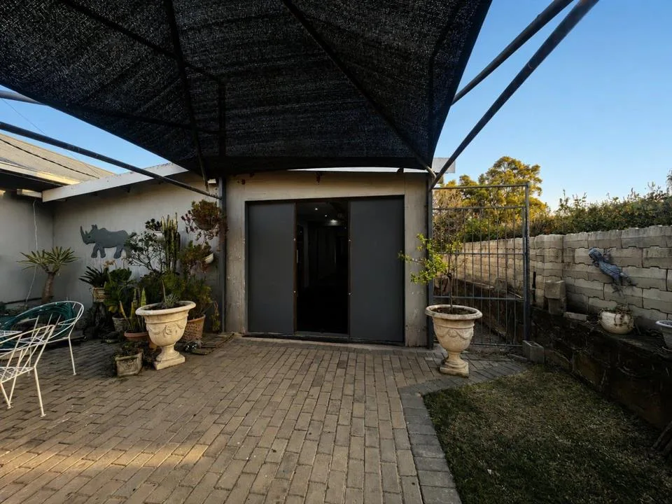 1 Bedroom Apartment / flat to rent in Egerton