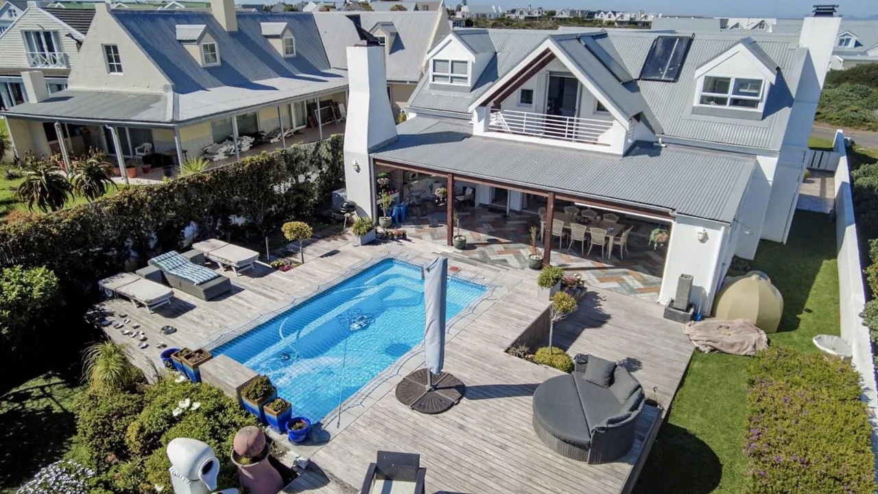 4 Bedroom House to rent in Grotto Bay