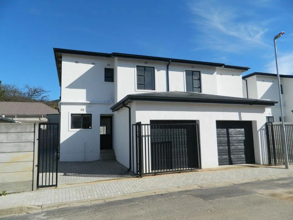 3 Bedroom Townhouse to rent in Lemoenkloof