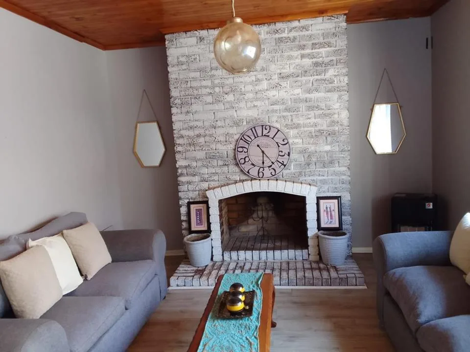 4 Bedroom House to rent in Van Riebeeck Park