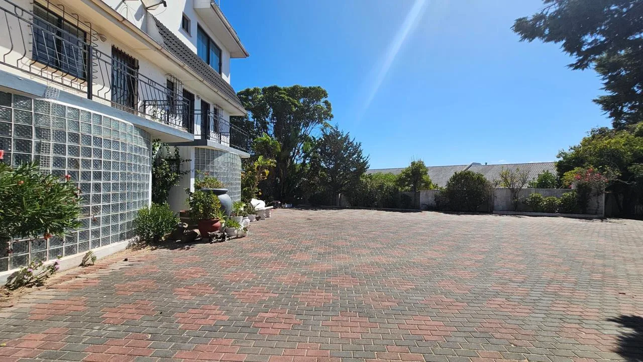 2 Bedroom Apartment / flat to rent in Country Club