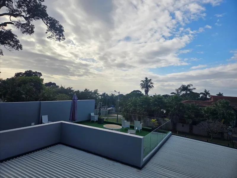 2 Bedroom Apartment / flat to rent in Umhlanga Central