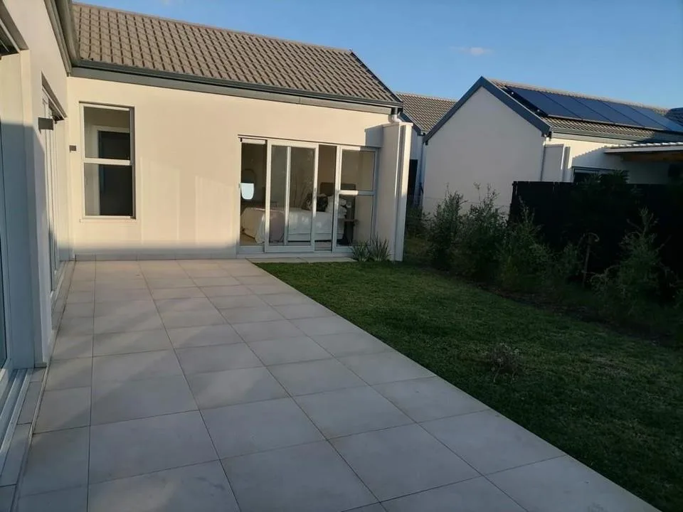 3 Bedroom House to rent in Sheffield Beach