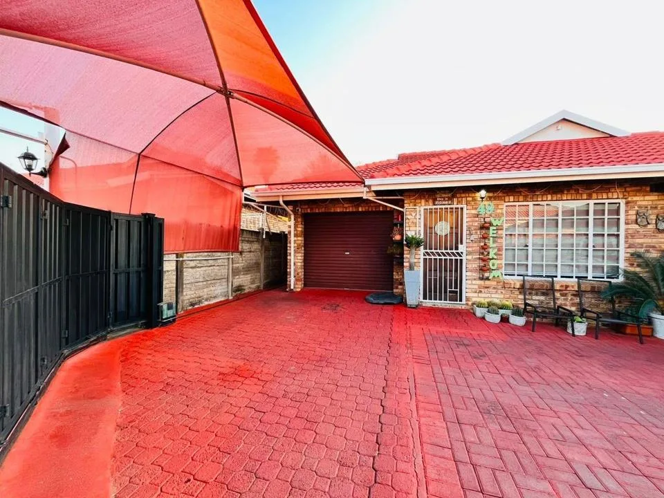 3 Bedroom House for sale in Protea Park