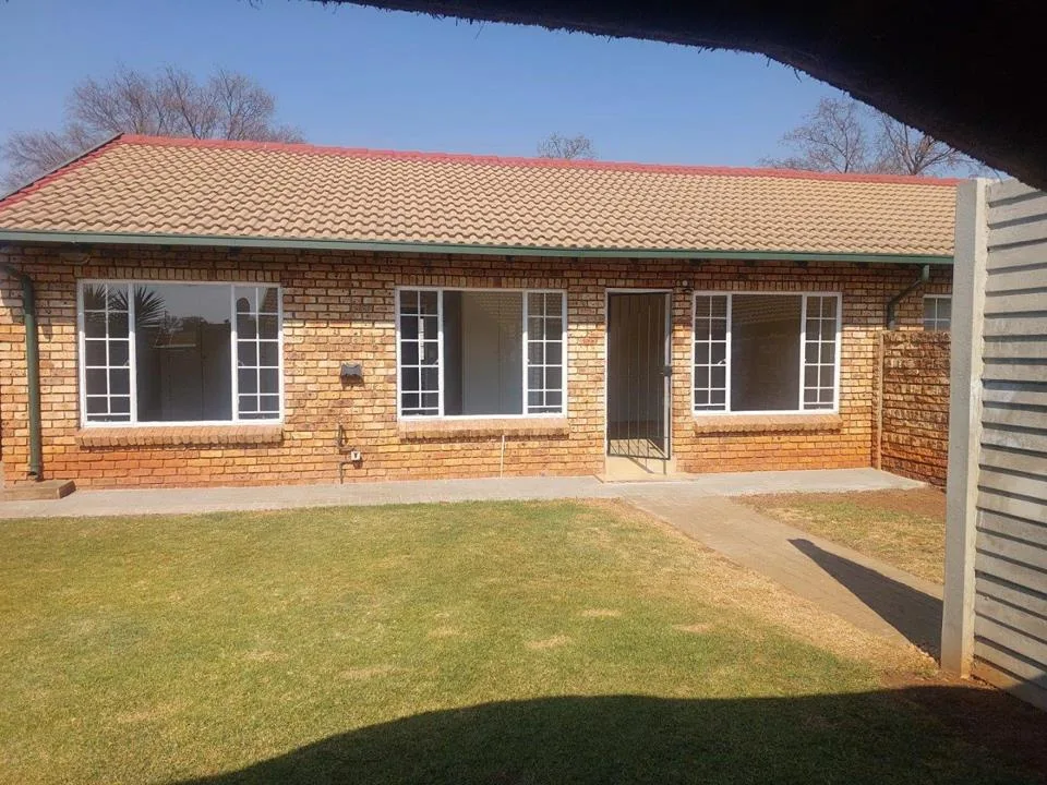 2 Bedroom Townhouse to rent in Pierre Van Ryneveld