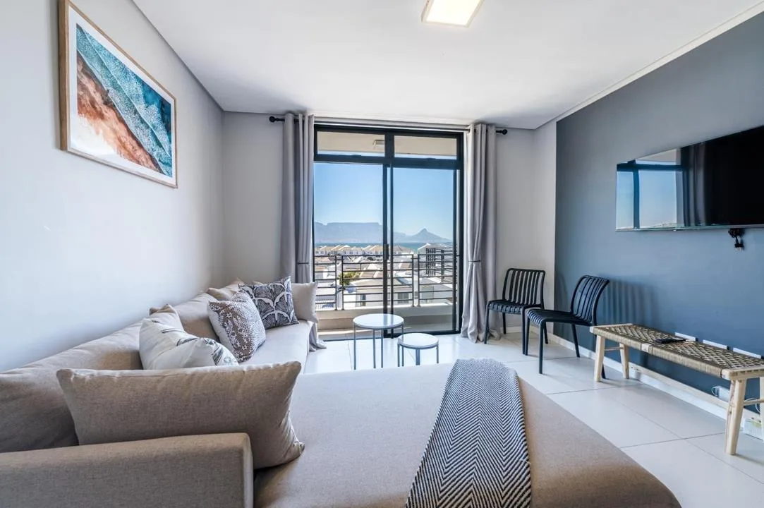 2 Bedroom Apartment / flat to rent in Bloubergstrand