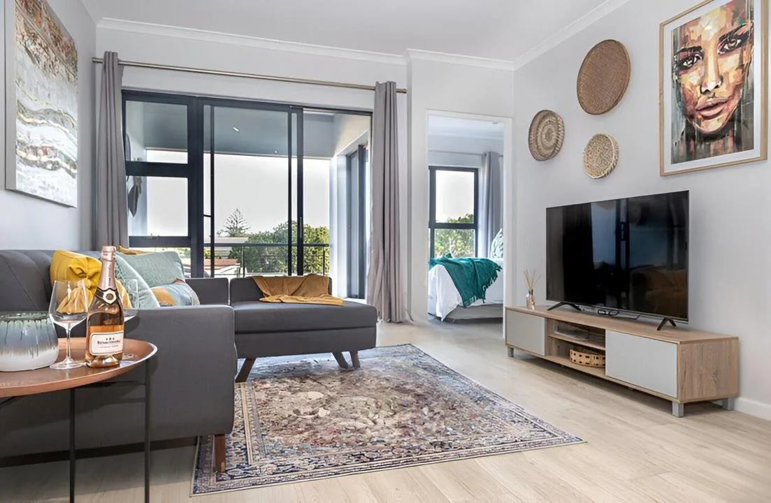 2 Bedroom Apartment / flat to rent in Bloubergstrand