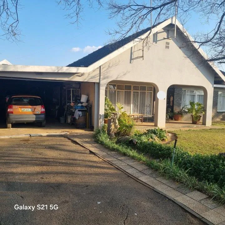 4 Bedroom House for sale in Meiringspark