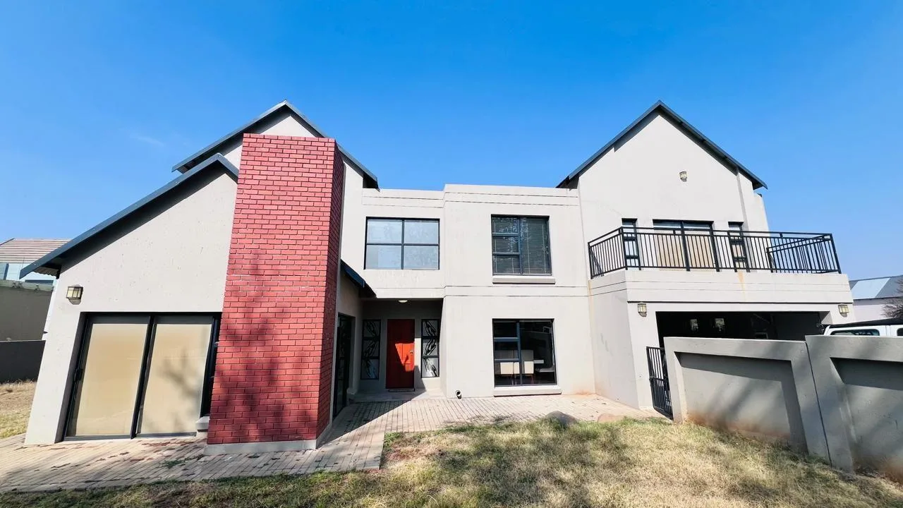 5 Bedroom House for sale in Leloko Lifestyle & Eco Estate