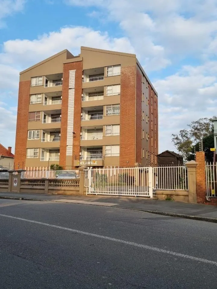 3 Bedroom Apartment / flat to rent in Morningside