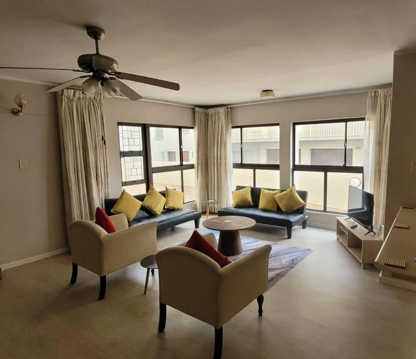 3 Bedroom Apartment / flat to rent in Strand Central