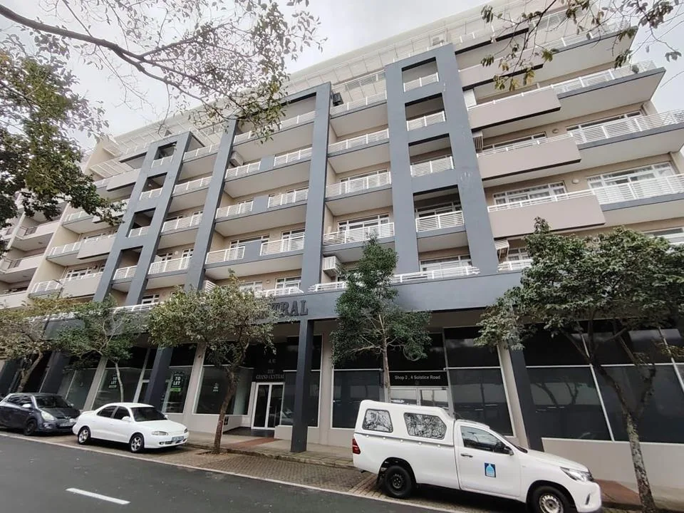 3 Bedroom Apartment / flat to rent in New Town Centre