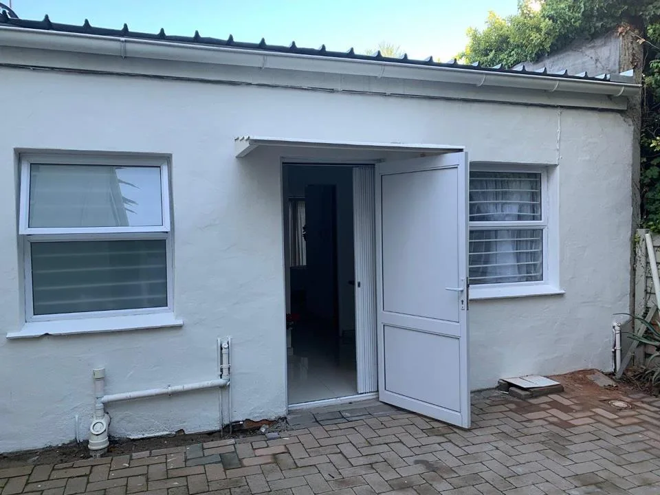 0.5 Bedroom Apartment / flat to rent in Rondebosch